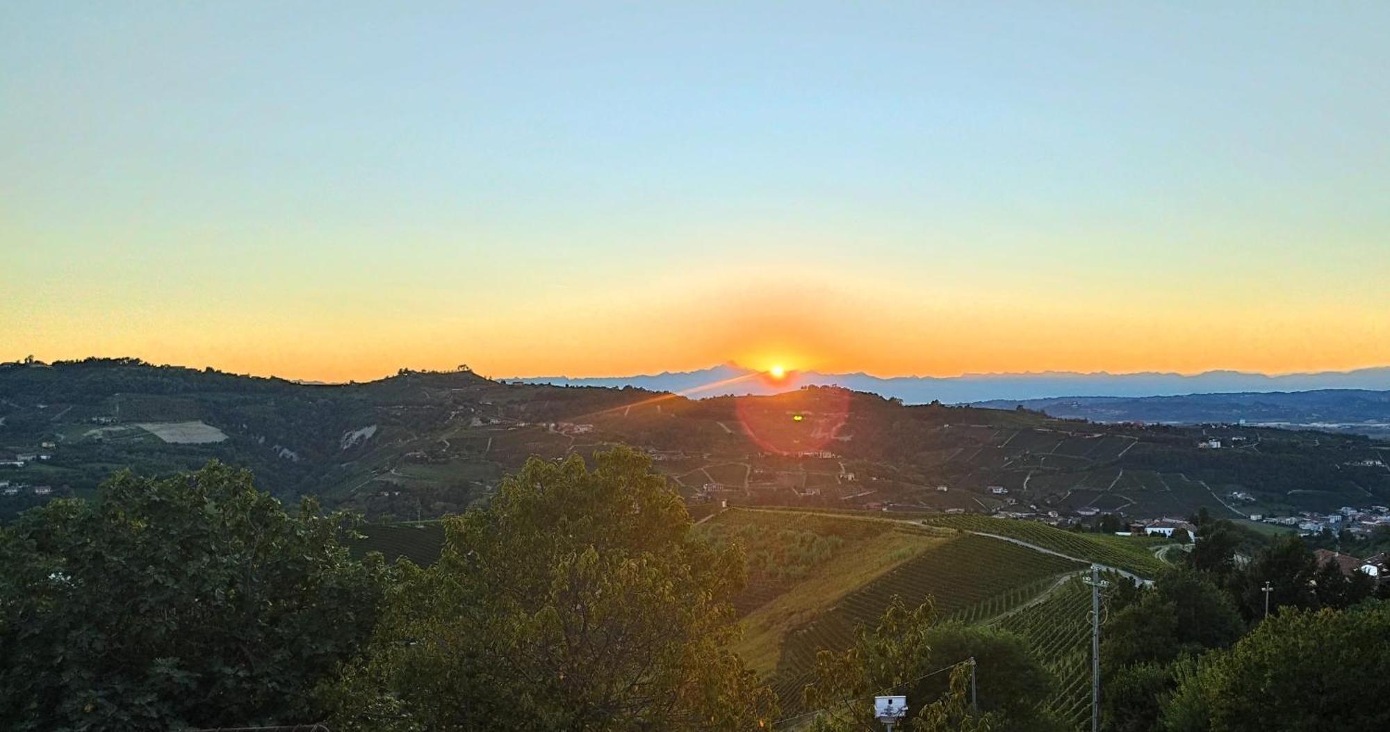 Casa Rubbo - Appartamento 'Como' Nelle Langhe 알바 외부 사진